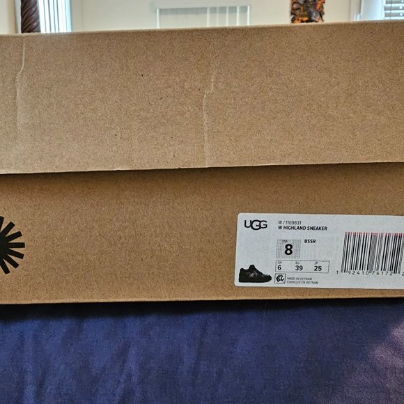 UGG W HIGHLAND SNEAKER WOMEN'S 8 star - Picture 2 of 5